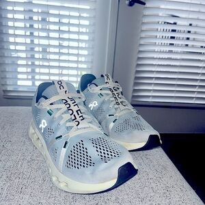 On Cloud Running Women’s Light Blue Running Shoes